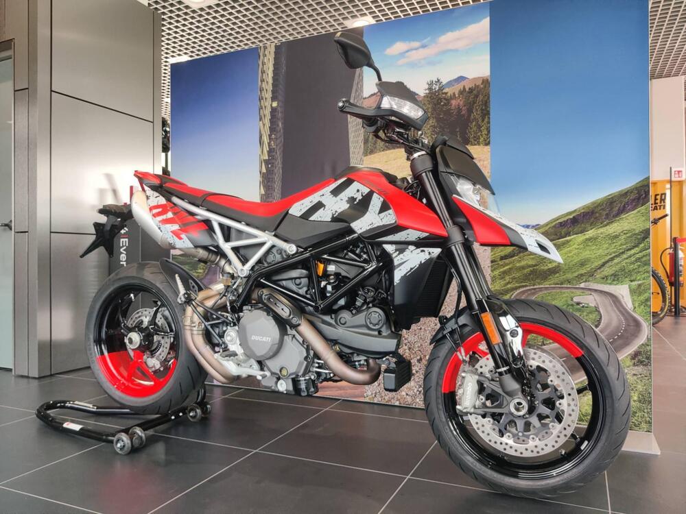 Ducati Hypermotard 950 RVE (2022 - 25) (2)
