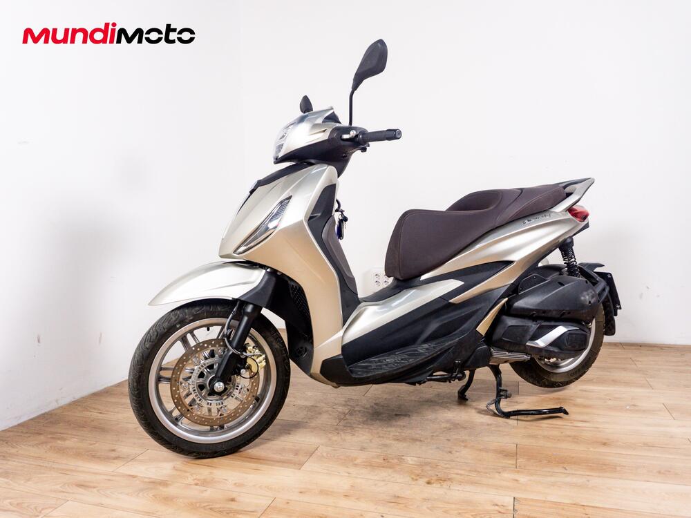 Piaggio Beverly 300 Hpe (2021) (8)