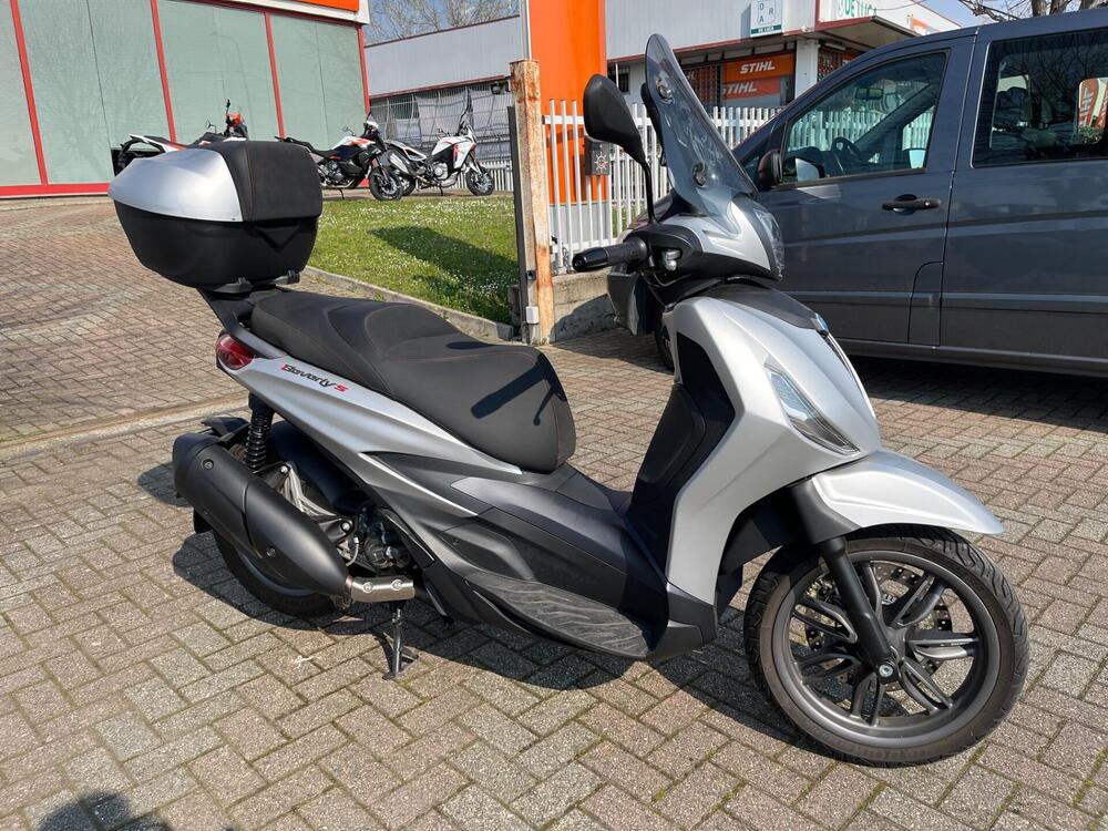 Piaggio Beverly 300 S ABS-ASR (2021 - 25) (2)