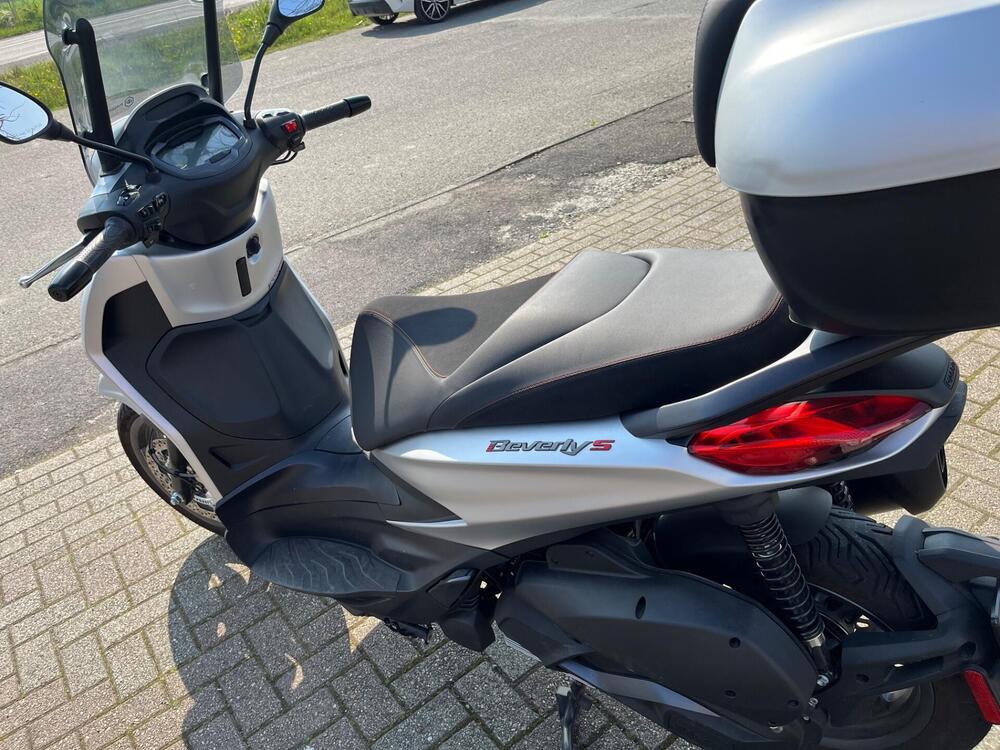 Piaggio Beverly 300 S ABS-ASR (2021 - 25) (11)