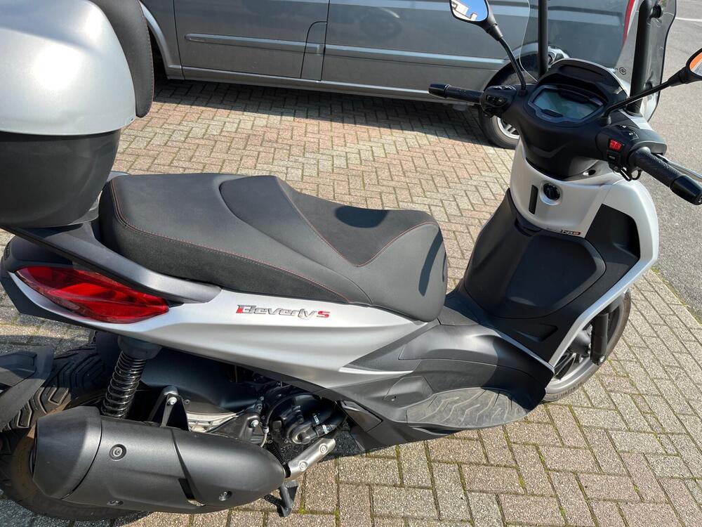 Piaggio Beverly 300 S ABS-ASR (2021 - 25) (12)