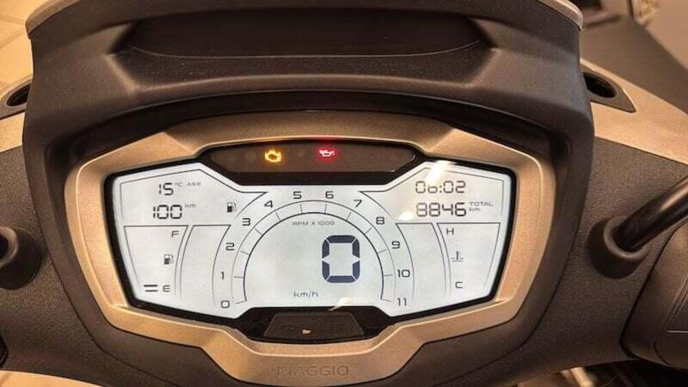 Piaggio Beverly 300 ABS-ASR (2021 - 25) (6)