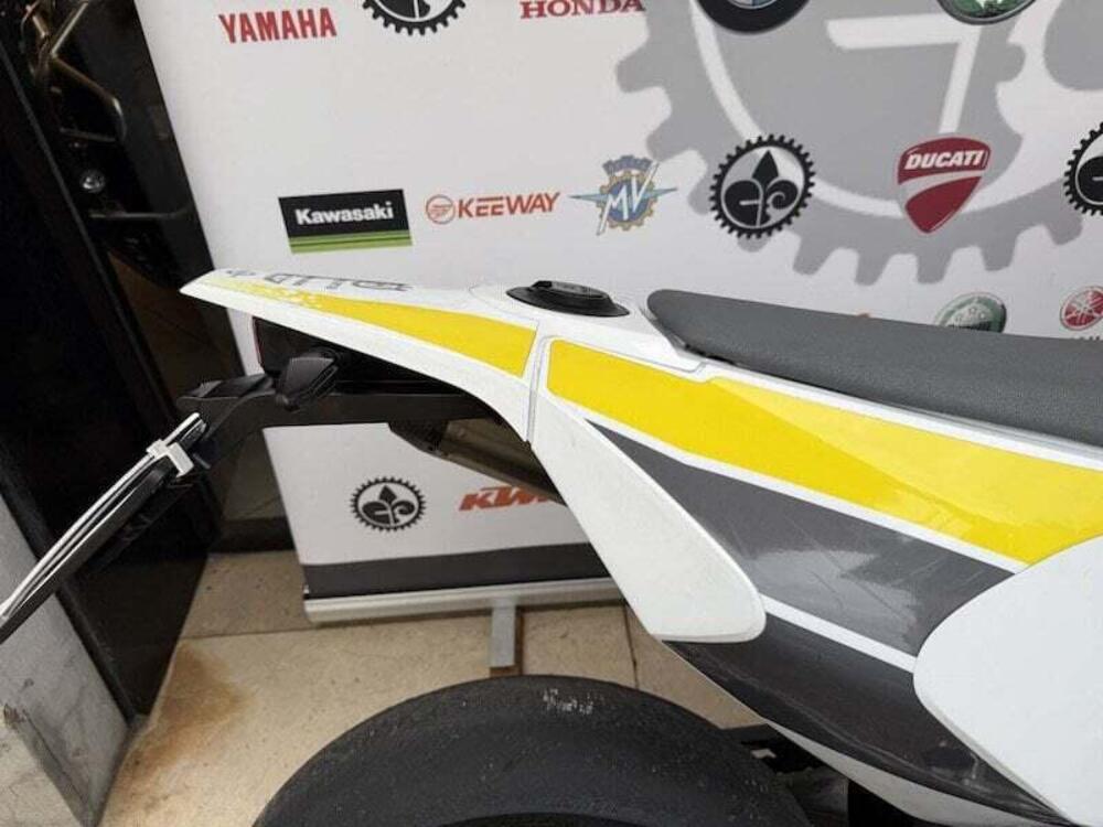 Husqvarna 701 Supermoto (2022) (5)