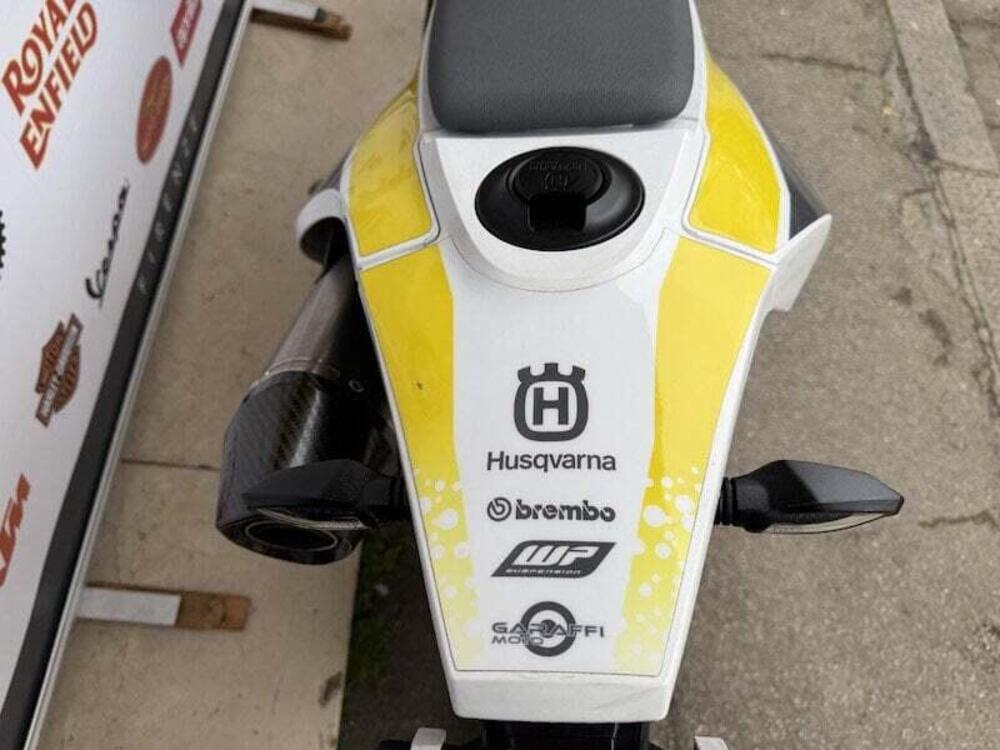 Husqvarna 701 Supermoto (2022) (17)