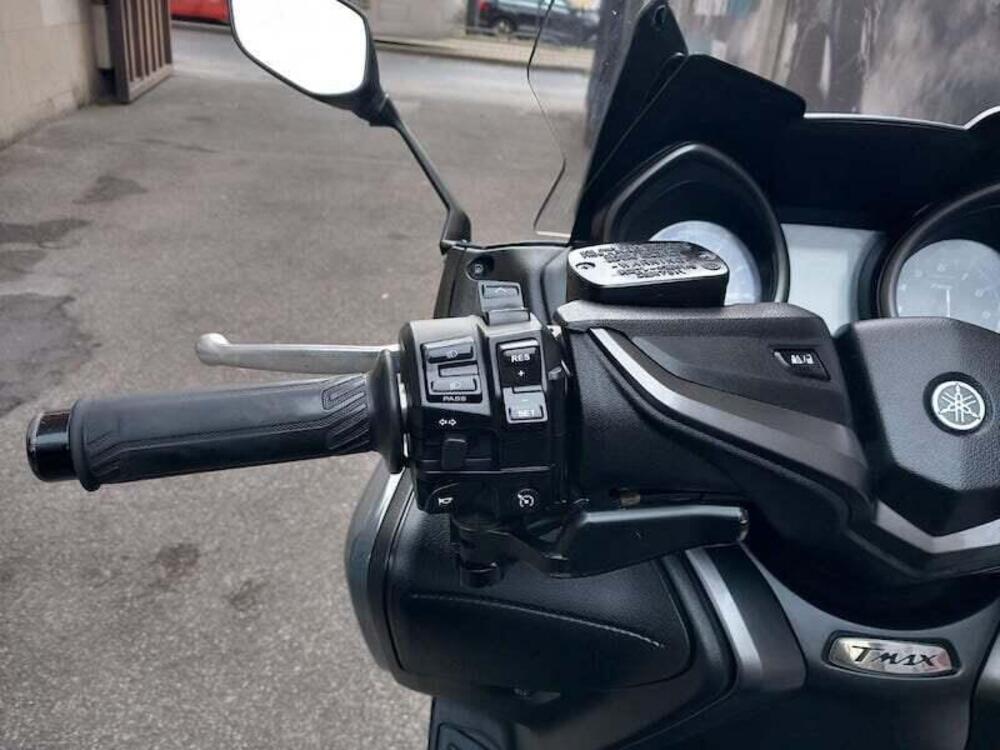 Yamaha T-Max 560 Tech Max (2021) (12)