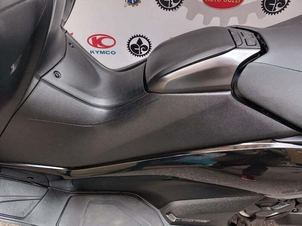 Yamaha T-Max 560 Tech Max (2021) (20)