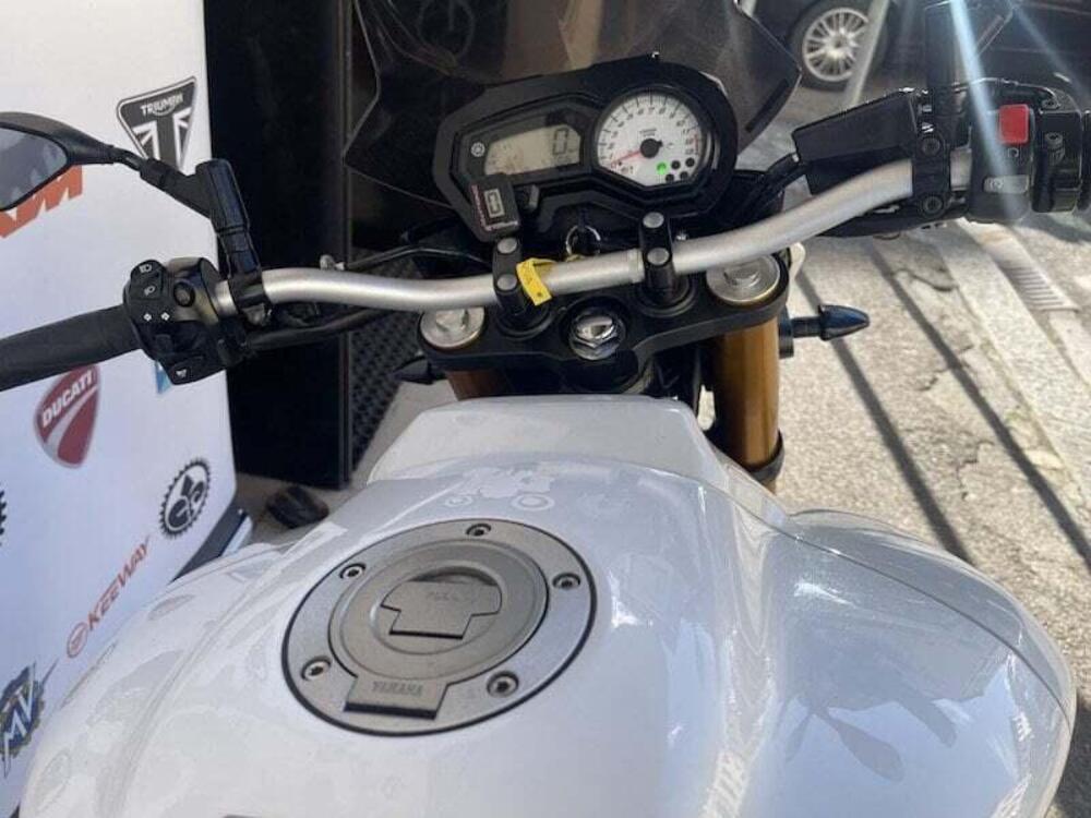 Yamaha FZ8 (2010 - 12) (18)