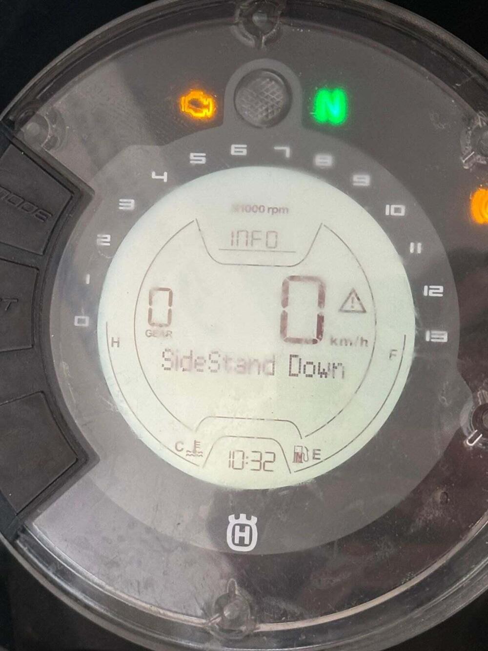 Husqvarna Svartpilen 401 (2018 - 19) (5)