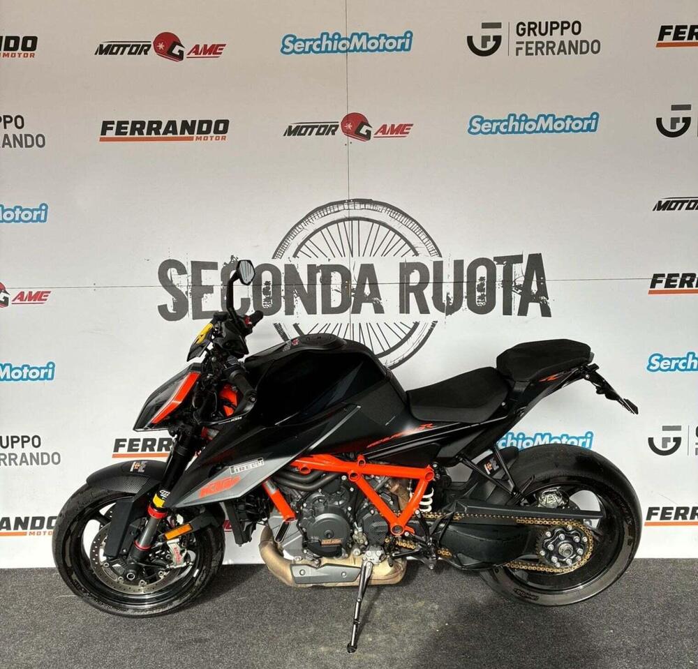 KTM 1290 Super Duke R (2021) (4)