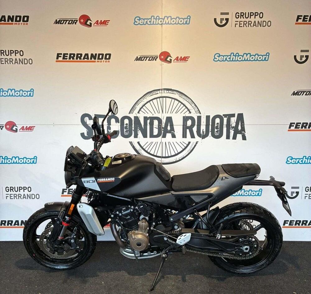 Husqvarna Svartpilen 801 (2024 - 26) (4)