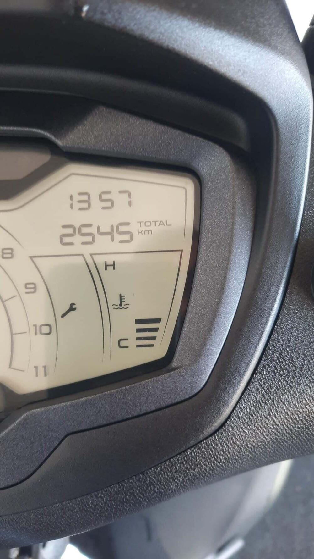 Piaggio Beverly 400 S (2025 - 26) (5)