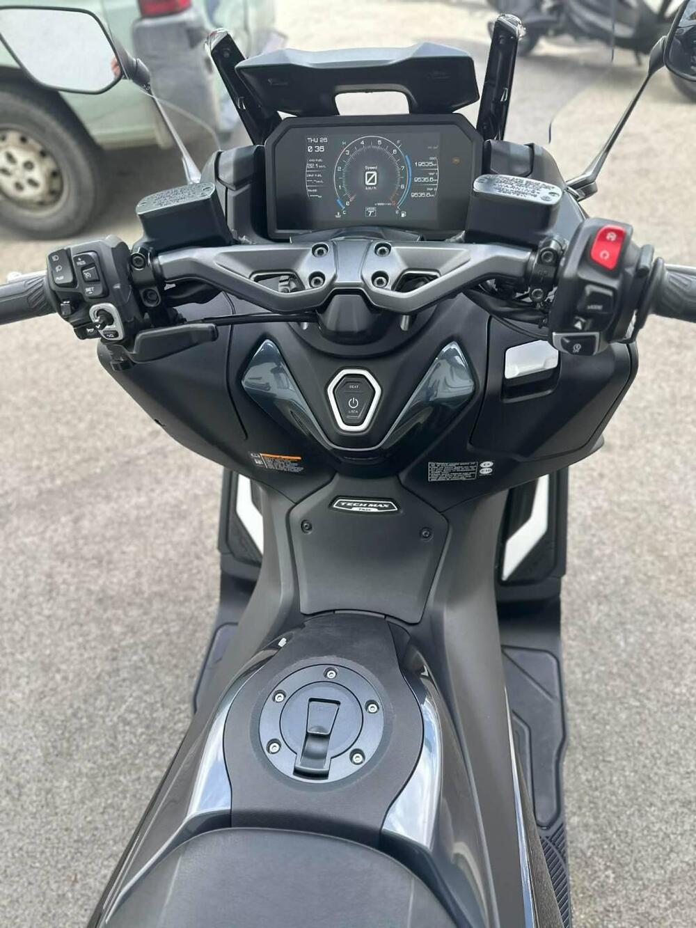 Yamaha T-Max 560 Tech Max (2022 - 24) (2)