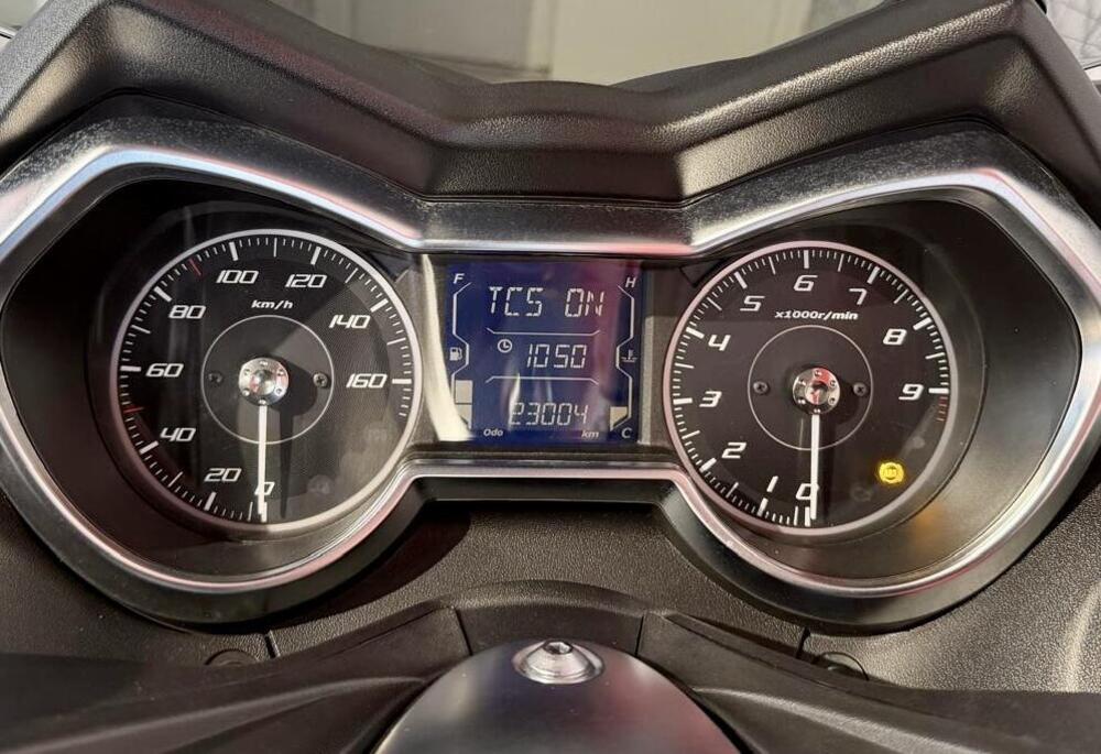 Yamaha X-Max 300 Tech Max (2020) (4)