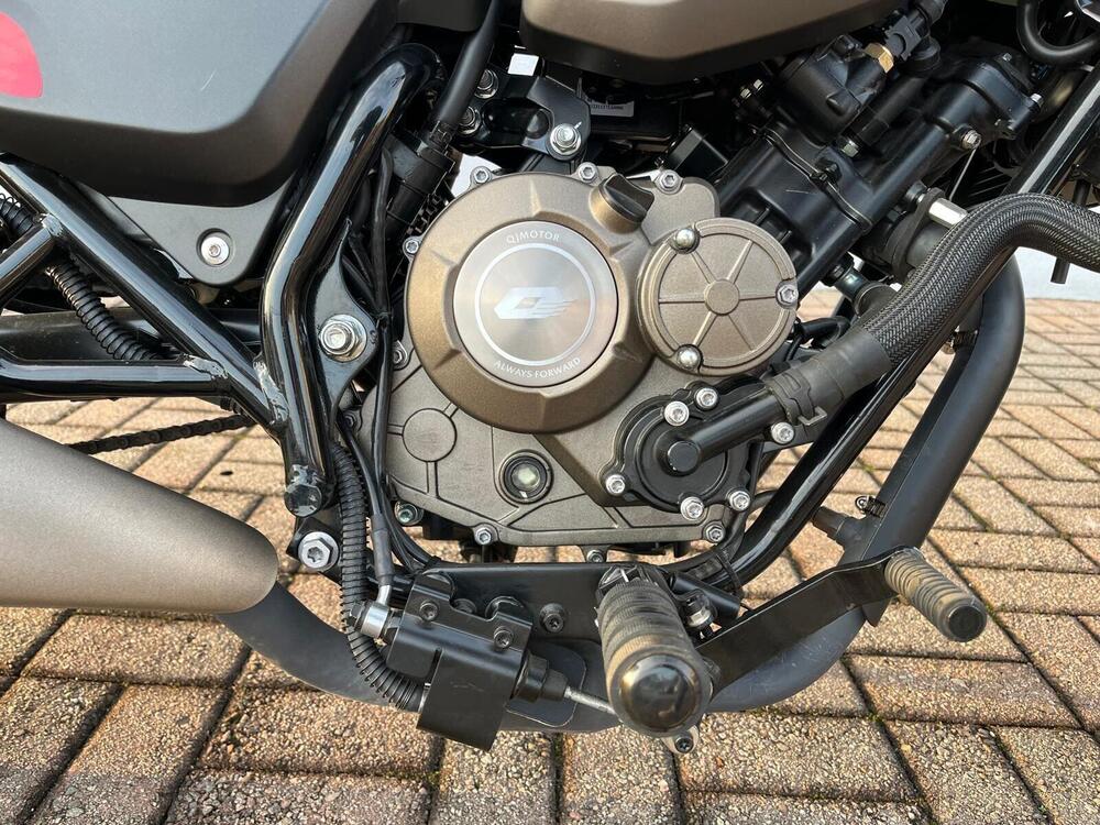 QJ Motor SRV 125 (2025 - 26) (4)