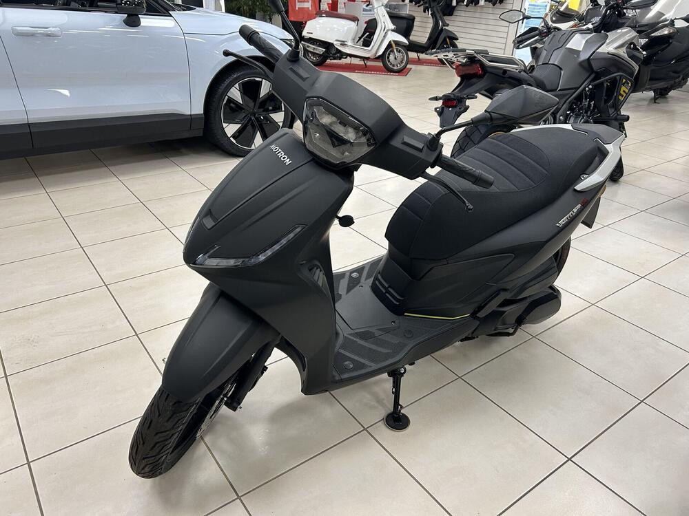 Motron Motorcycles Ventura 125 (2021 - 26) (2)