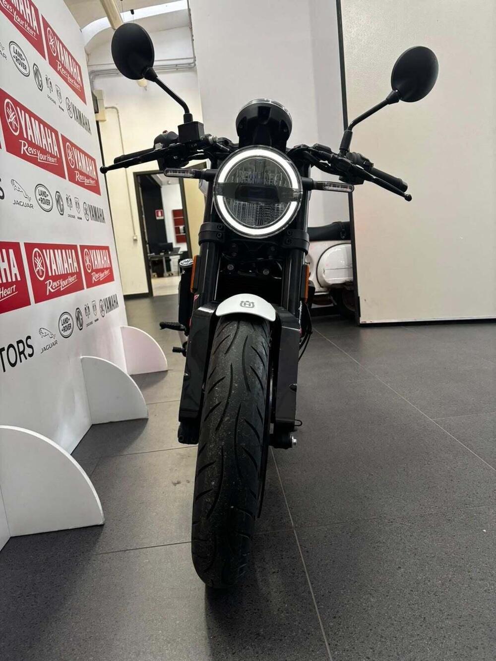 Husqvarna Vitpilen 401 (2024 - 26) (2)