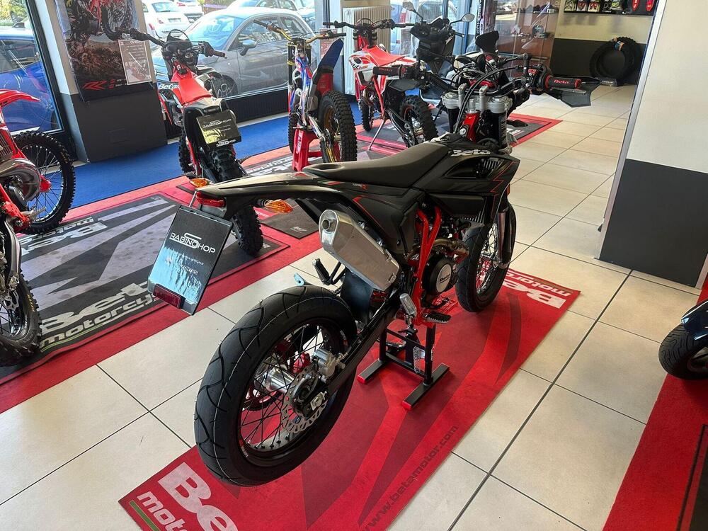 Betamotor RR 125 4T Motard R (2025 - 26) (5)