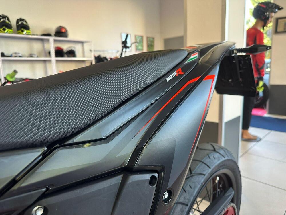 Betamotor RR 125 4T Motard R (2025 - 26) (10)