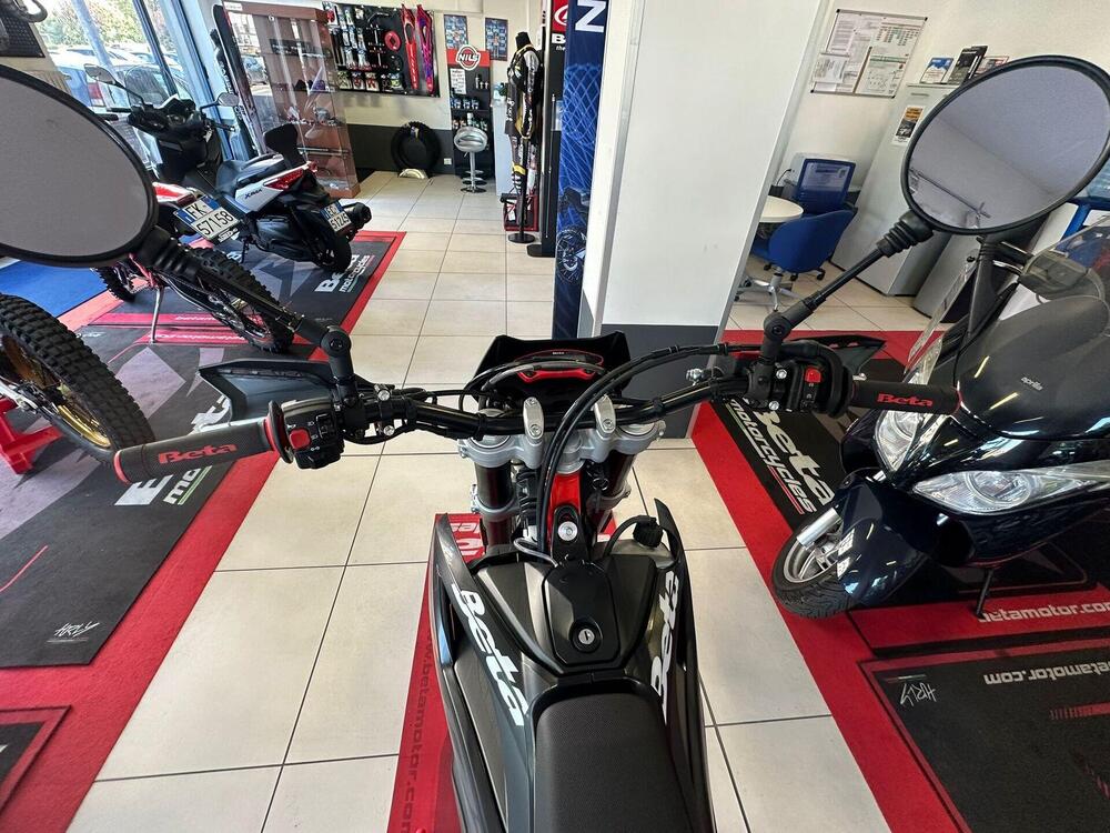 Betamotor RR 125 4T Motard R (2025 - 26) (15)