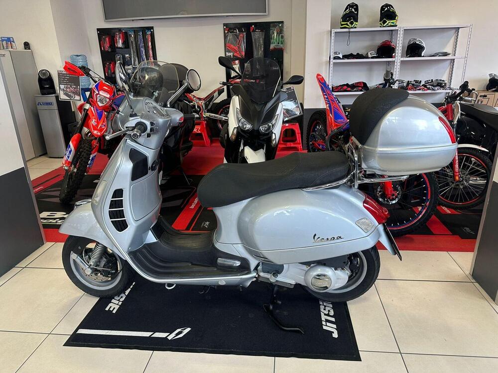 Vespa GTS 250 i.e. (8)