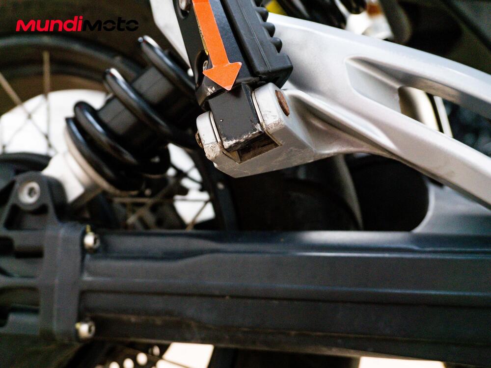 Moto Guzzi V85 TT (2024 - 26) (17)