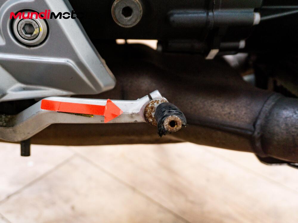 Moto Guzzi V85 TT (2024 - 26) (19)