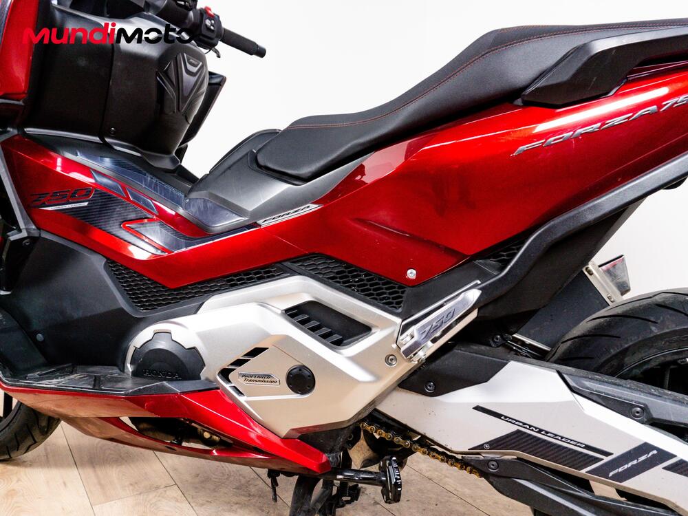 Honda Forza 750 DCT (2021 - 24) (10)