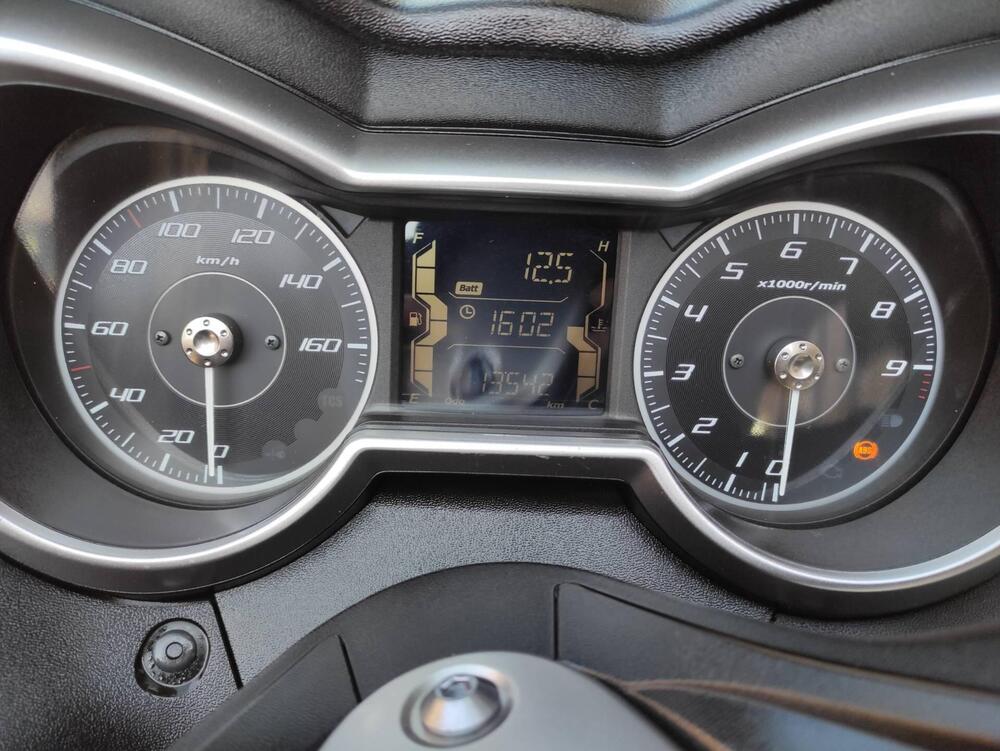 Yamaha X-Max 300 ABS (2017 - 20) (4)