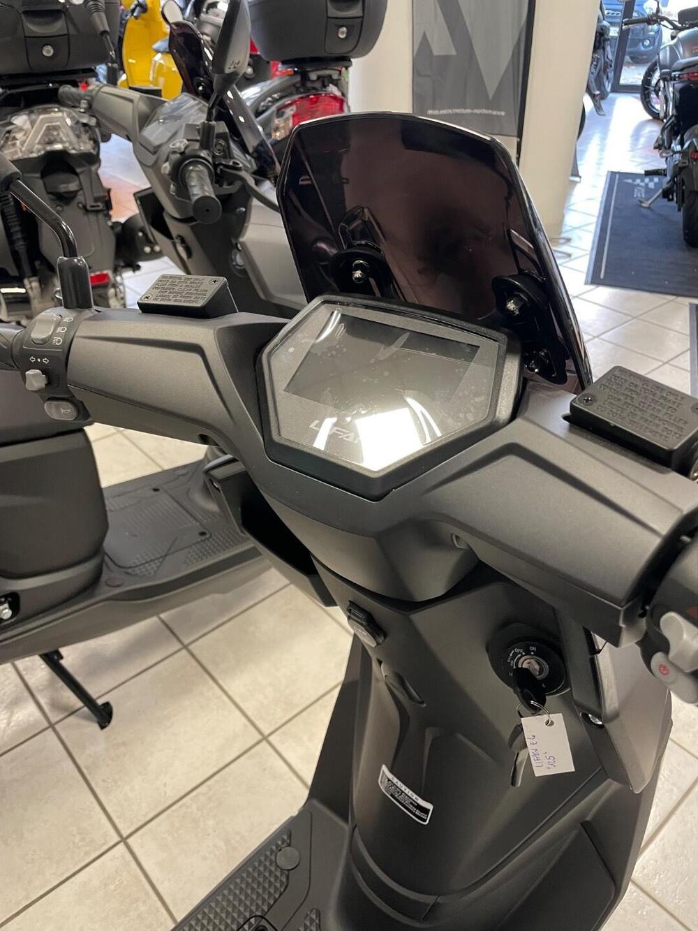 Lifan E4 L3e Doppia Batteria (2021 - 26) (4)