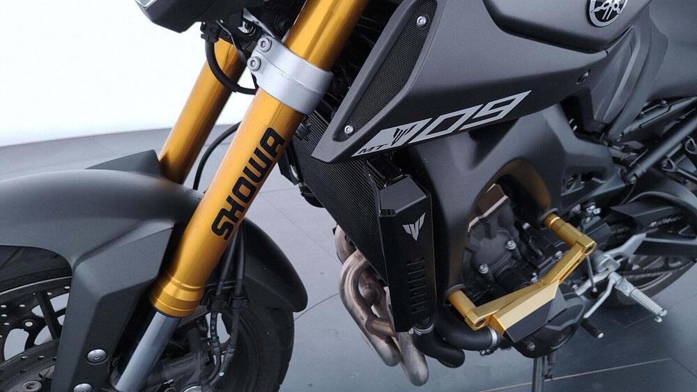 Yamaha MT-09 ABS (2016) (11)