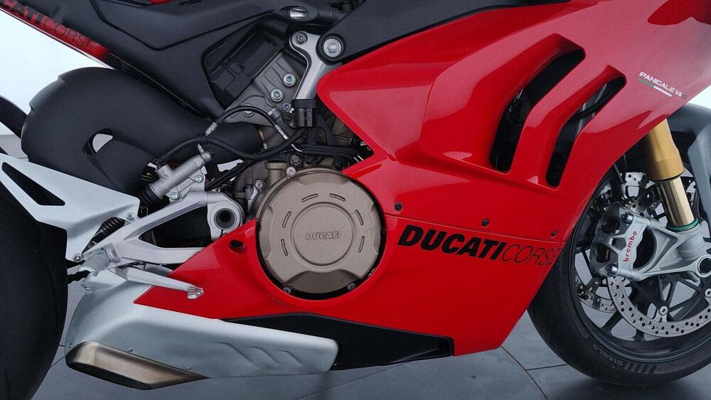 Ducati Panigale V4 S 1100 (2021) (14)