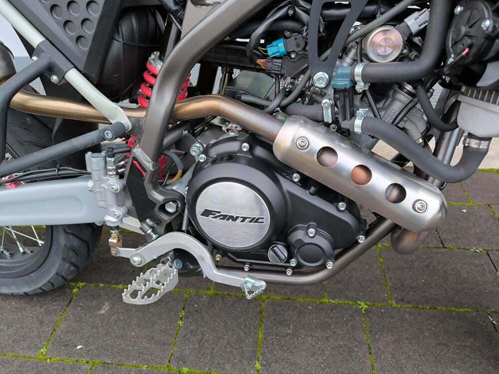 Fantic Motor XMF 125 Motard Performance 4t (2021 - 22) (4)