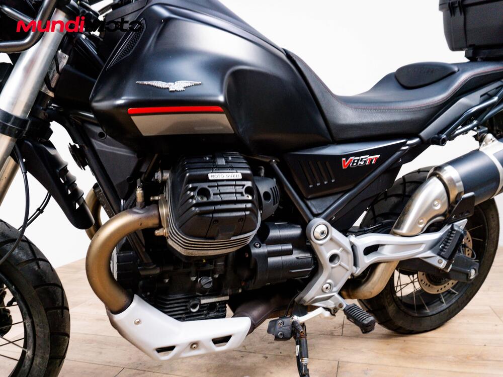 Moto Guzzi V85 TT (2024 - 26) (9)