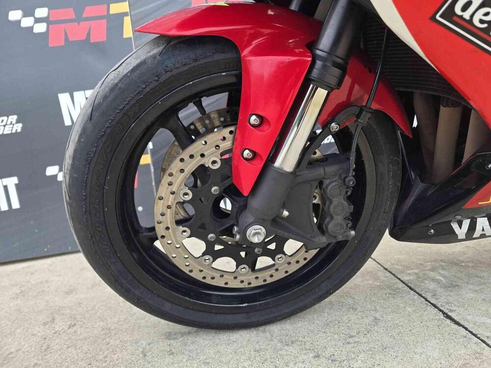 Yamaha YZF R1 (2007 - 08) (13)