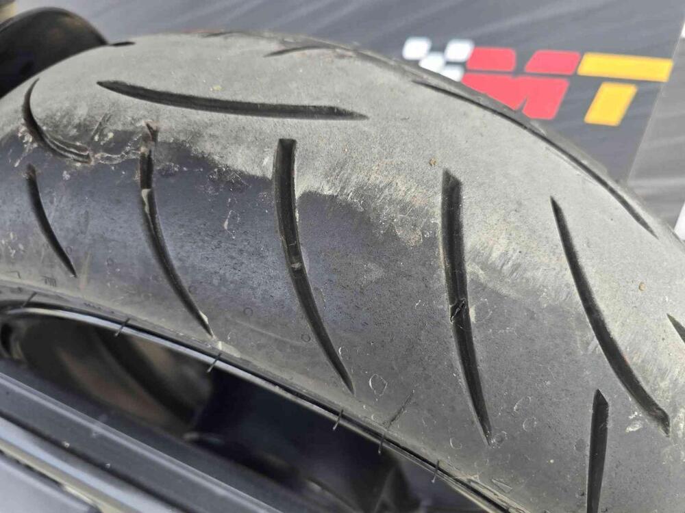 Yamaha YZF R1 (2007 - 08) (17)