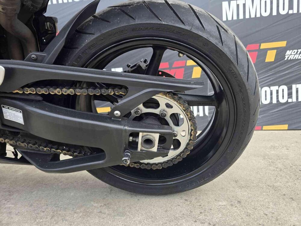 Yamaha YZF R1 (2007 - 08) (15)