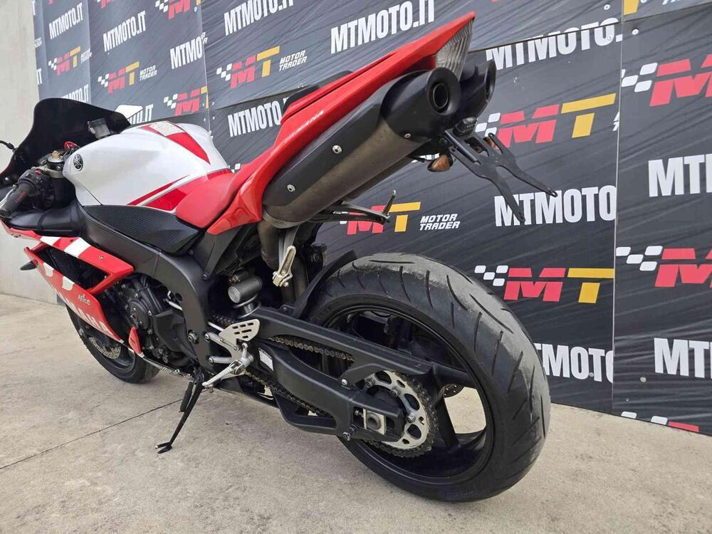 Yamaha YZF R1 (2007 - 08) (4)