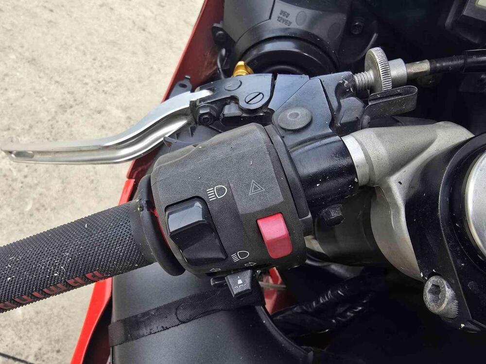 Yamaha YZF R1 (2007 - 08) (7)