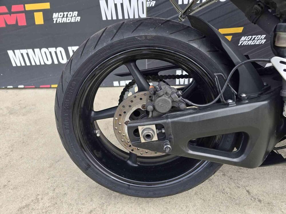 Yamaha YZF R1 (2007 - 08) (16)