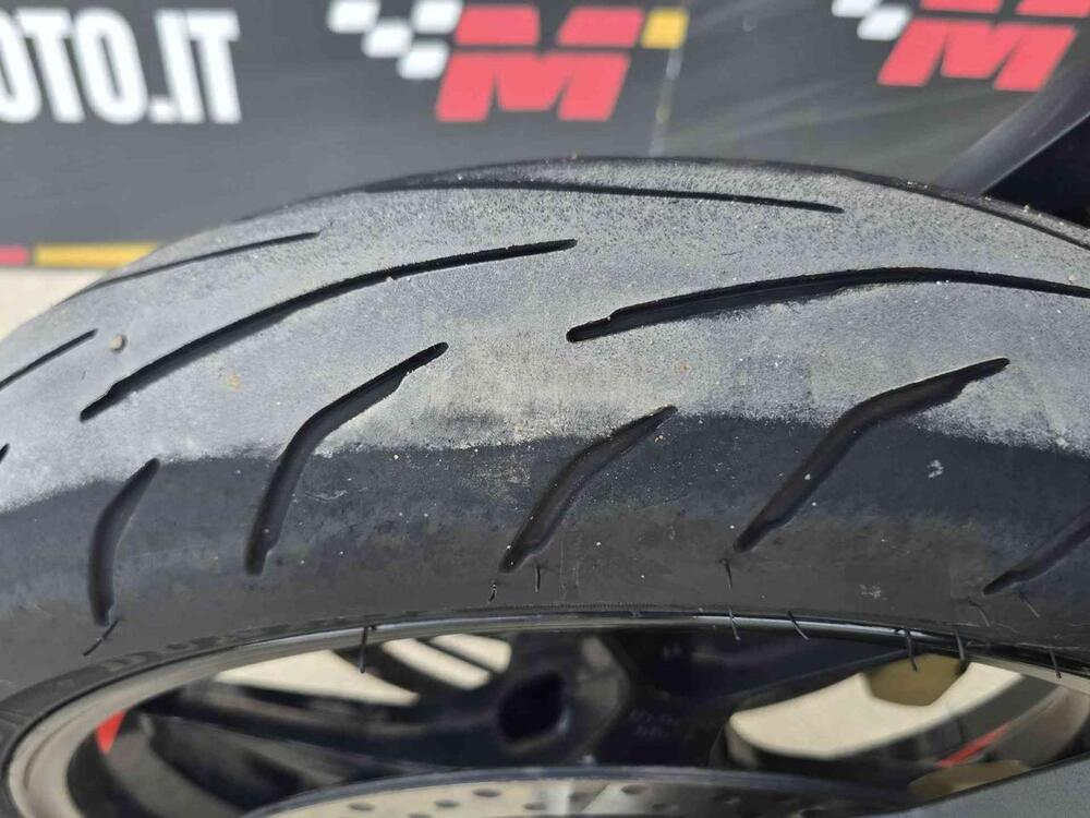 Aprilia Dorsoduro 900 (2017 - 20) (8)