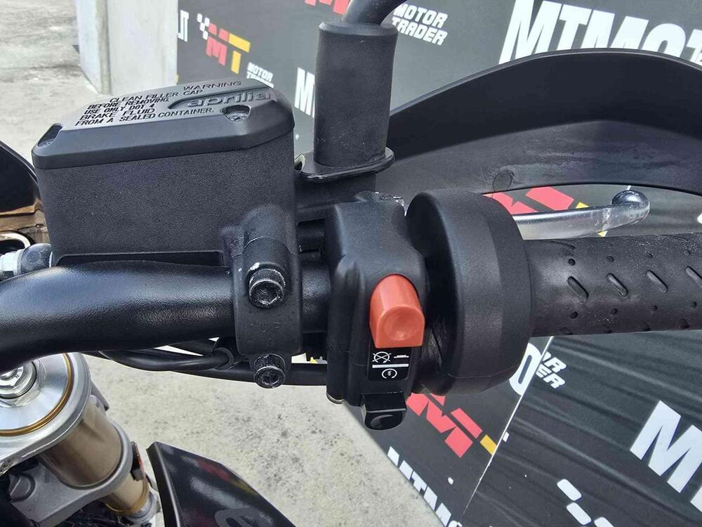 Aprilia Dorsoduro 900 (2017 - 20) (11)