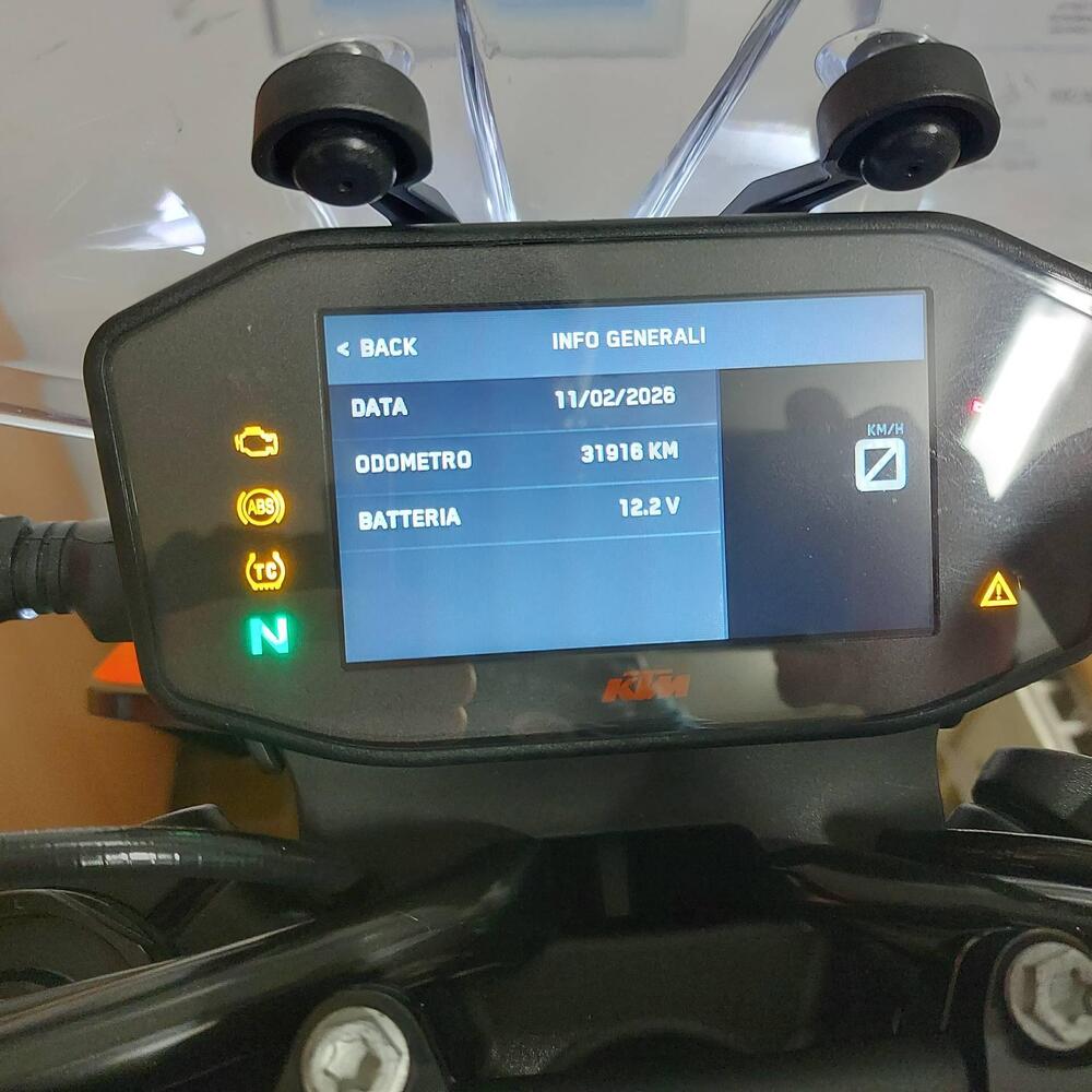 KTM 890 Duke R (2022 - 23) (5)