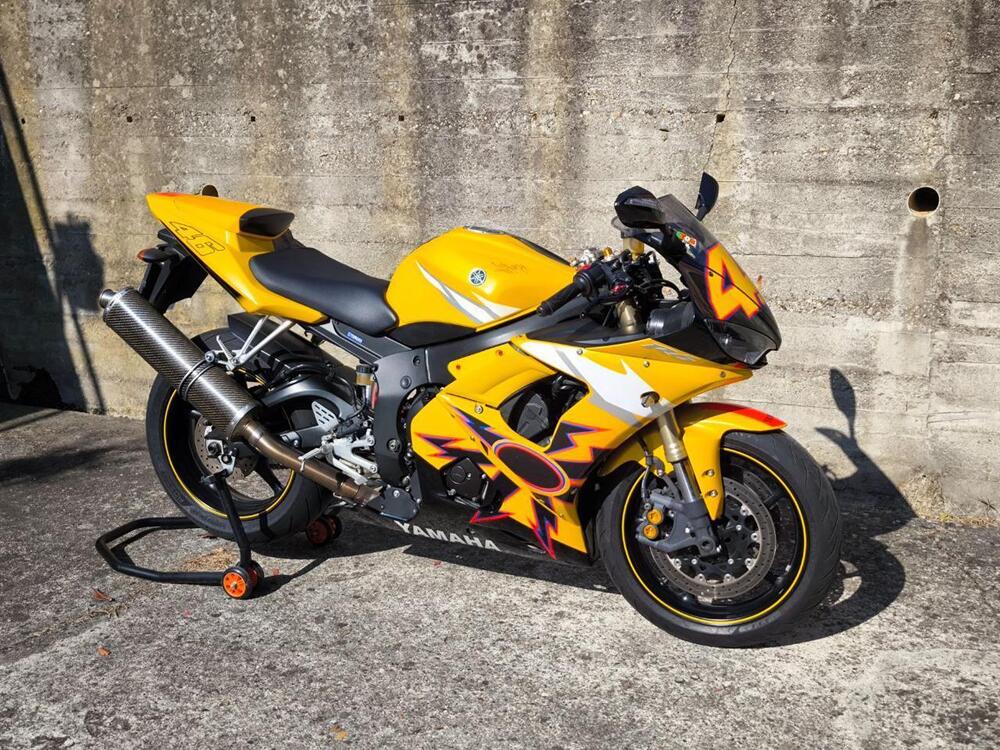 Yamaha YZF R6 (2005 - 06) (6)