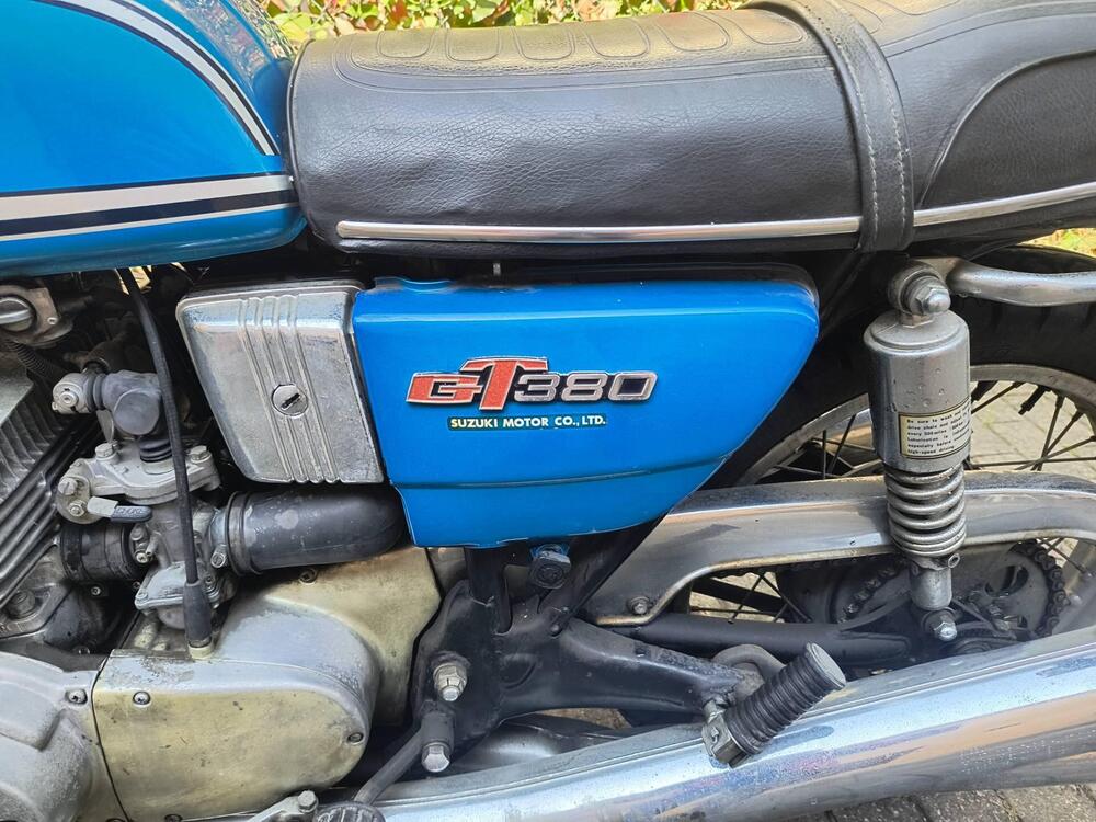 Suzuki GT380 (5)