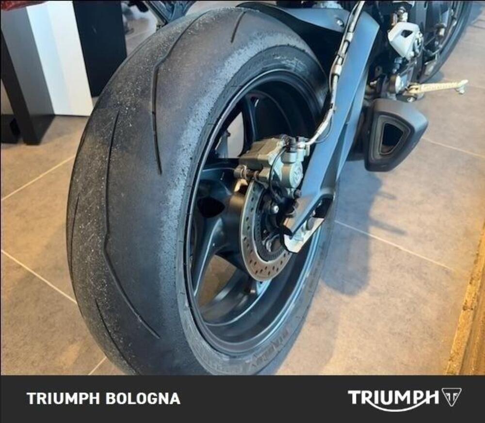 Triumph Street Triple 765 RS (2023 - 26) (4)