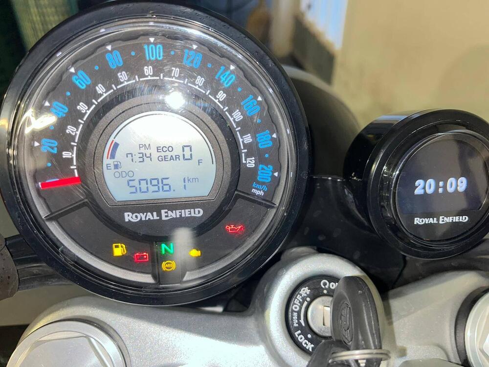 Royal Enfield Super Meteor 650 (2023 - 26) (3)