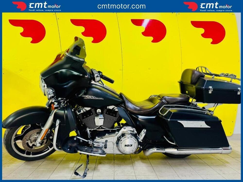 Harley-Davidson 1690 Street Glide (2011 - 13) - FLHX (3)