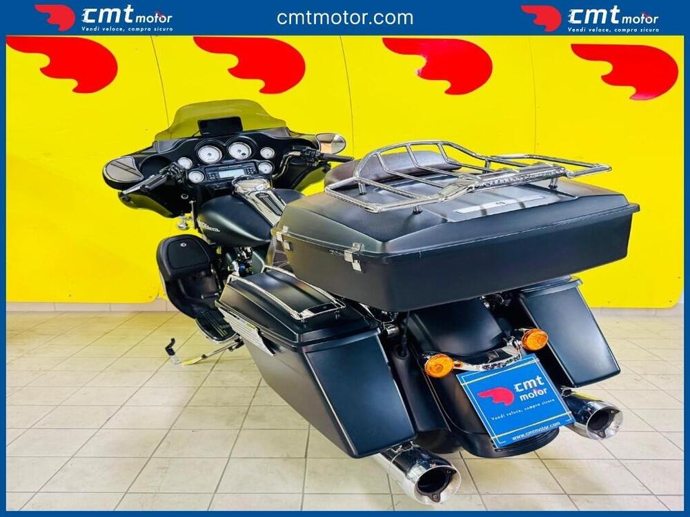 Harley-Davidson 1690 Street Glide (2011 - 13) - FLHX (4)