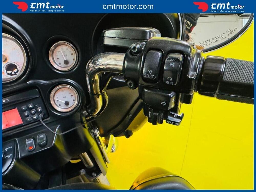 Harley-Davidson 1690 Street Glide (2011 - 13) - FLHX (6)