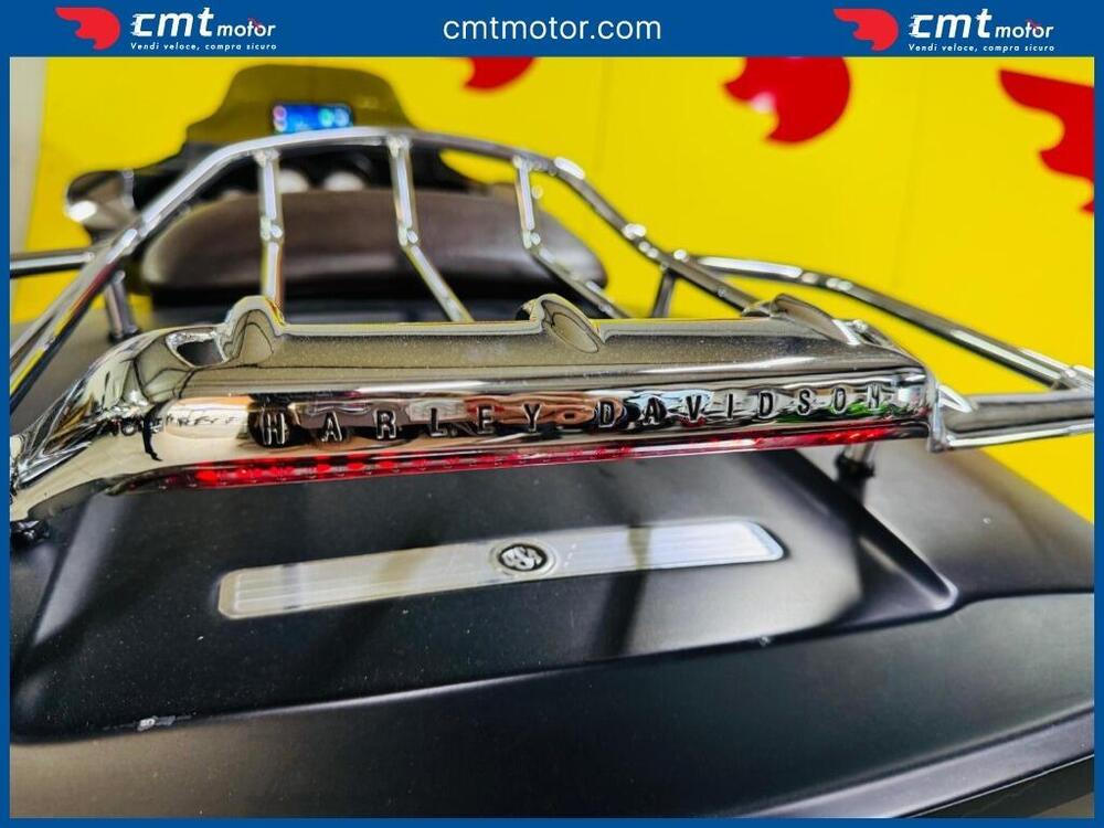 Harley-Davidson 1690 Street Glide (2011 - 13) - FLHX (8)